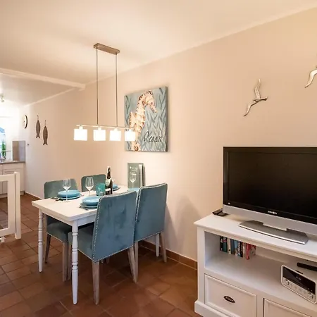 Sylterpferdchen, Koeoevenhues Διαμέρισμα *